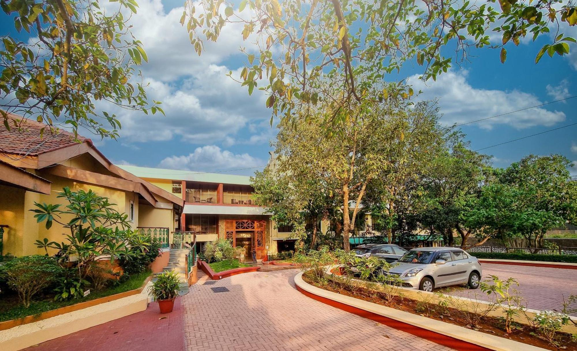 Zaras Resort Khandala Лонавала Экстерьер фото