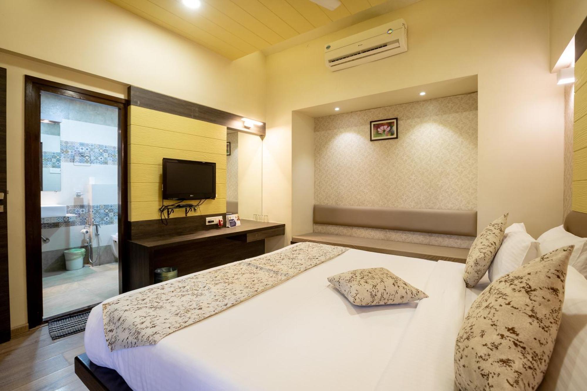 Zaras Resort Khandala Лонавала Экстерьер фото