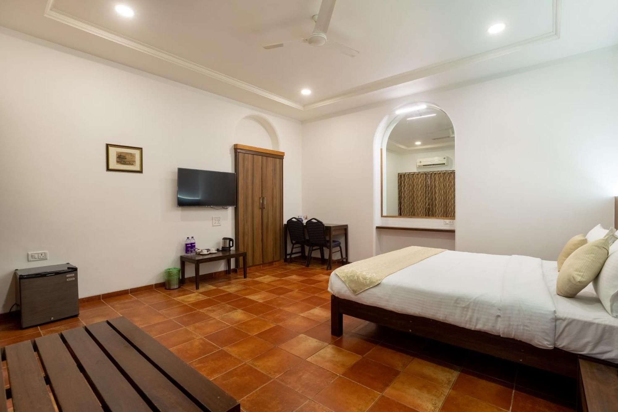 Zaras Resort Khandala Лонавала Экстерьер фото