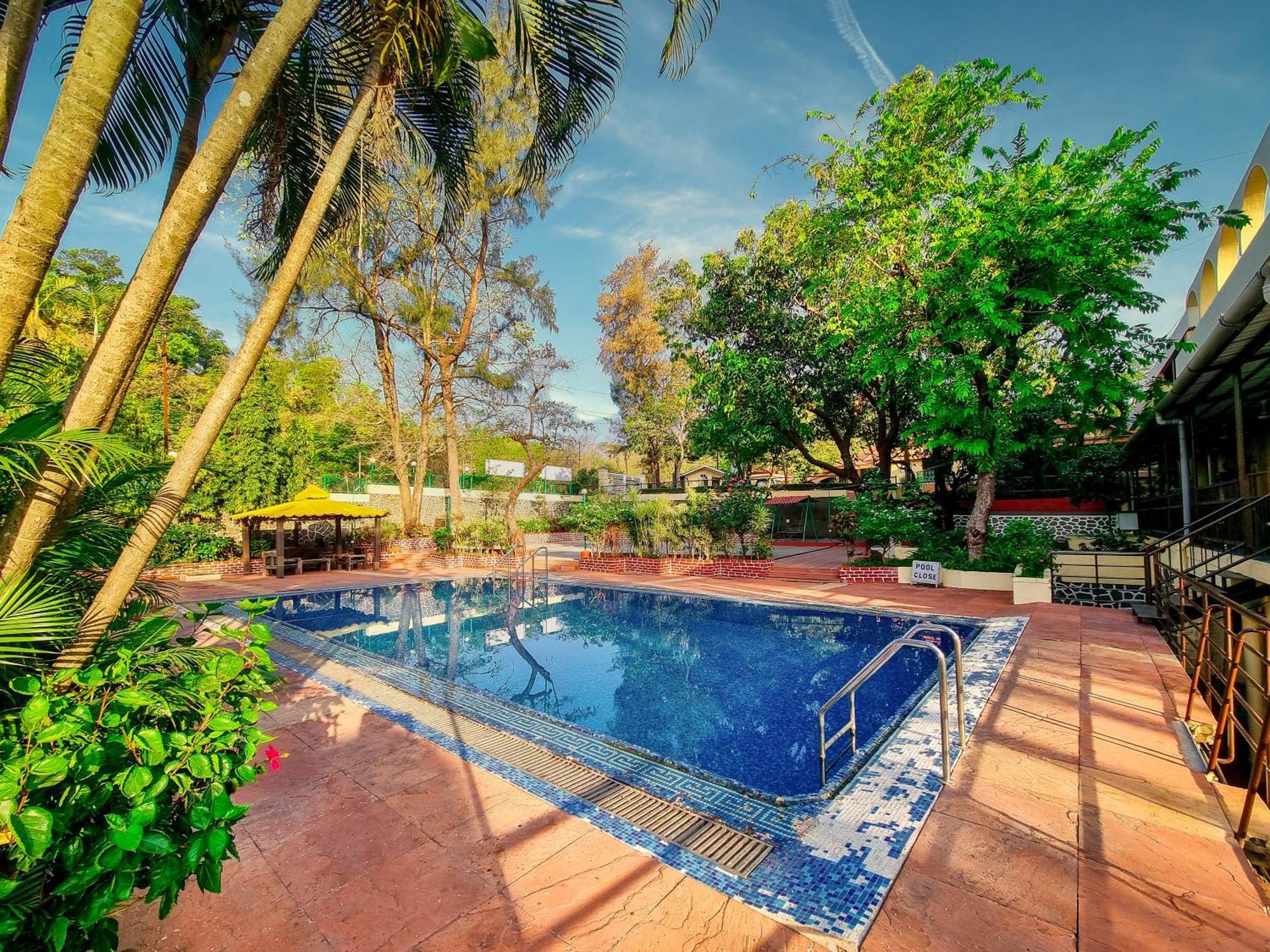 Zaras Resort Khandala Лонавала Экстерьер фото