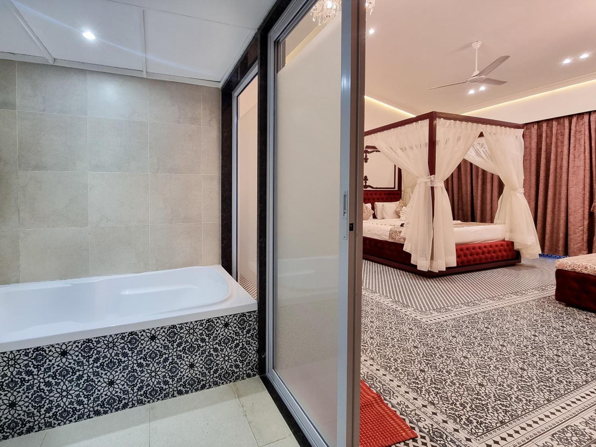 Zaras Resort Khandala Лонавала Экстерьер фото
