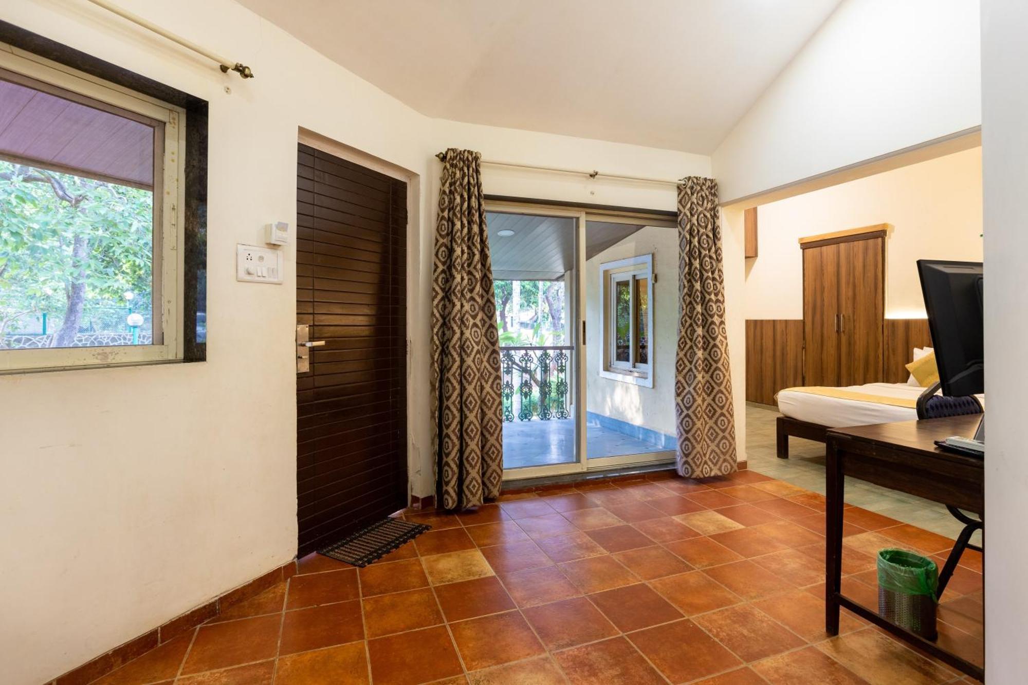 Zaras Resort Khandala Лонавала Экстерьер фото