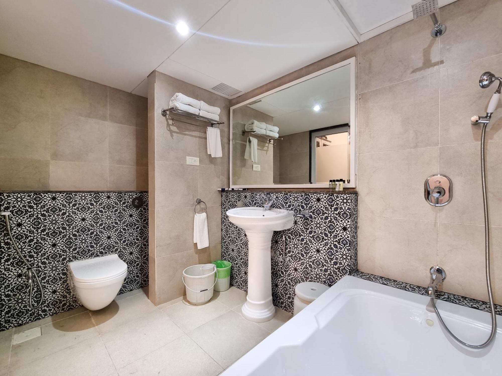 Zaras Resort Khandala Лонавала Экстерьер фото