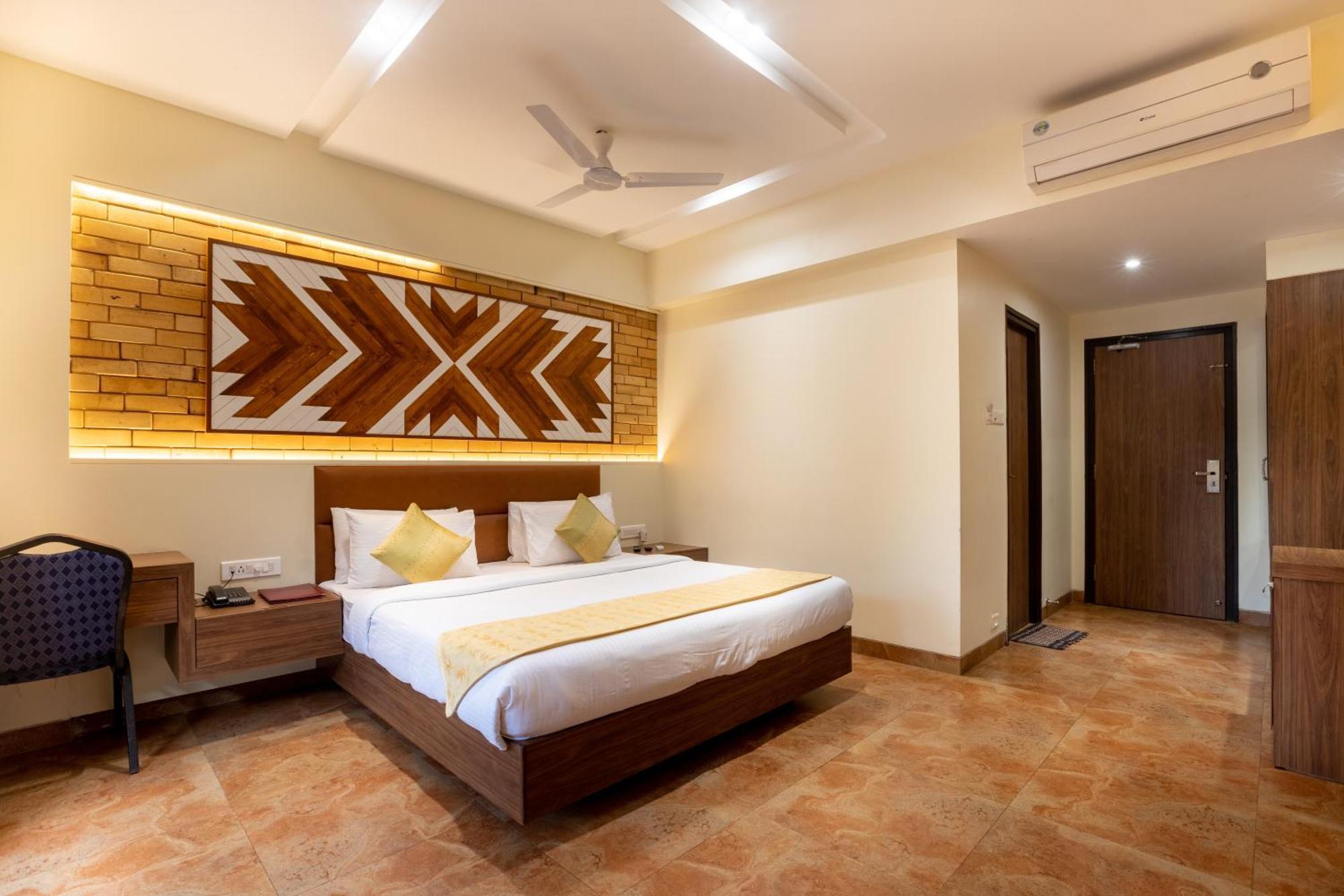 Zaras Resort Khandala Лонавала Экстерьер фото
