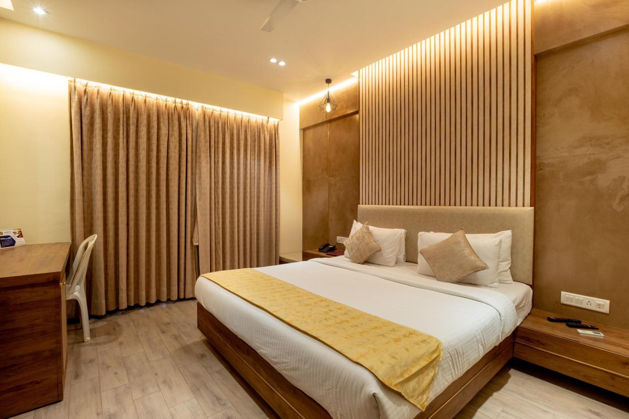 Zaras Resort Khandala Лонавала Экстерьер фото
