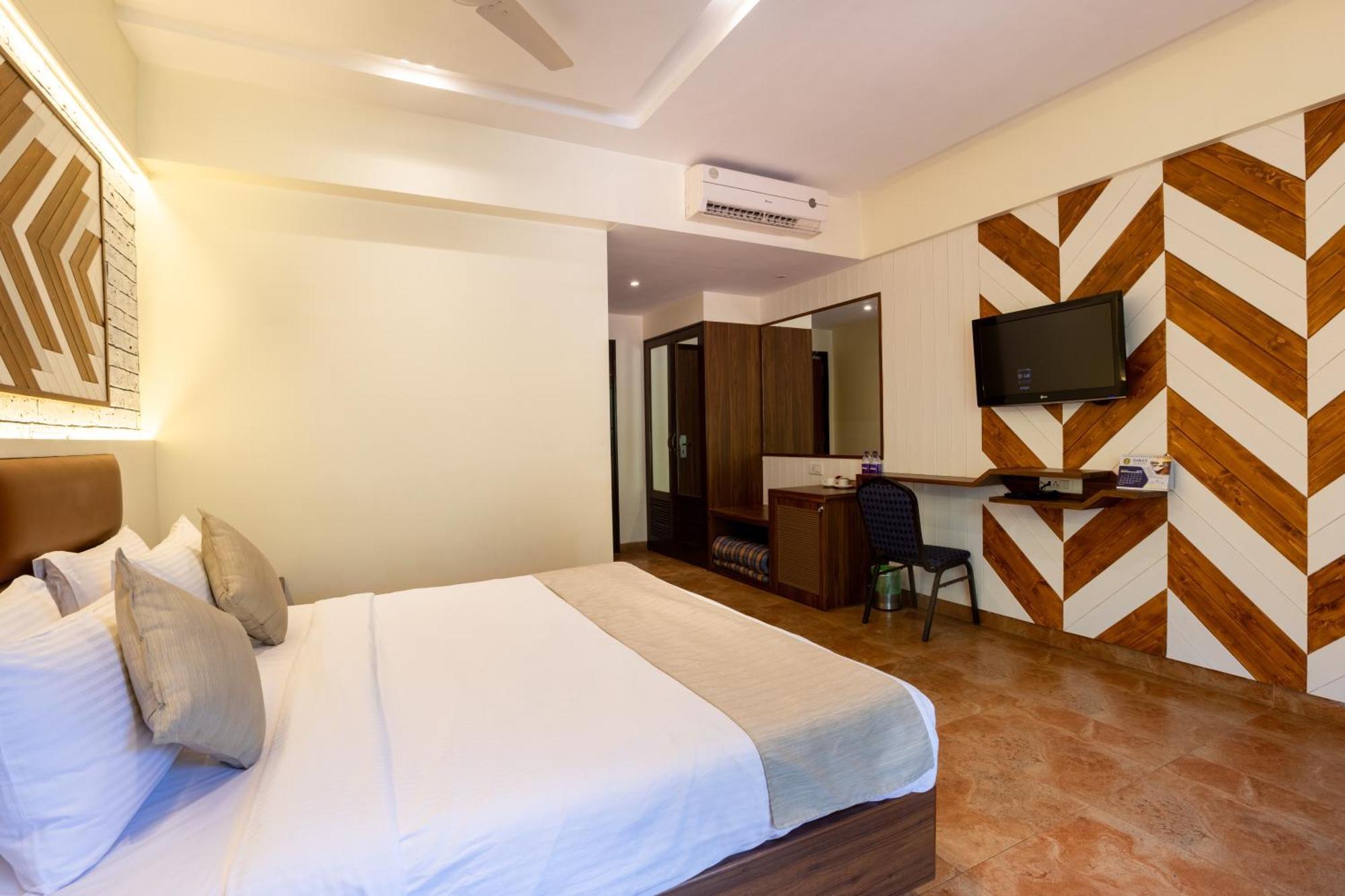 Zaras Resort Khandala Лонавала Экстерьер фото