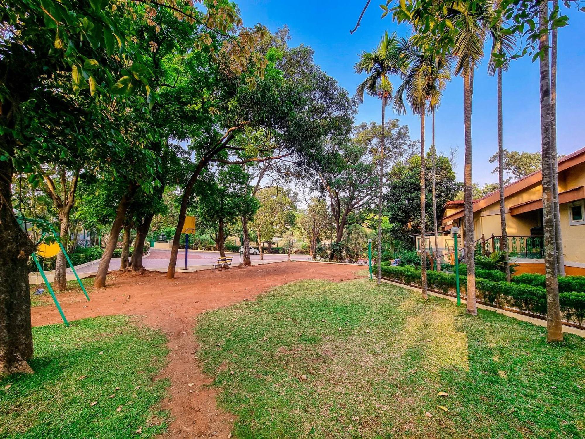 Zaras Resort Khandala Лонавала Экстерьер фото