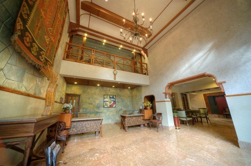 Zaras Resort Khandala Лонавала Экстерьер фото